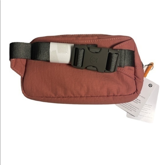 Lululemon Mini Belt Bag Crossbody Bag women’s sling Brier Rose Bag NWT - Picture 9 of 9